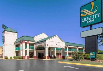 Quality Inn Fort Campbell has Smoking rooms