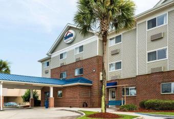 Suburban Studios Avondale has Smoking rooms