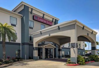 Comfort Suites Sulphur-Lake Charles allows 18 year olds to book a room