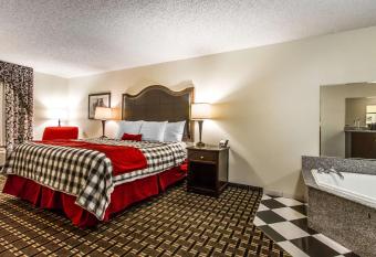 Evangeline Downs Hotel Ascend Hotel Collection has Smoking rooms