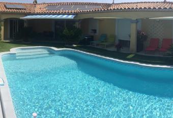 Chambre avec charme allows 18 year olds to book a room