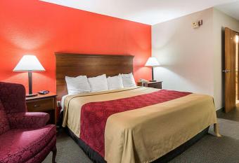 Econo Lodge Andrews AFB has Smoking rooms