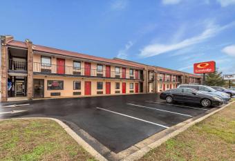 Americas Best Value Inn Laurel has Smoking rooms