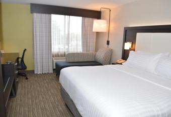 Holiday Inn Express & Suites Waterville - North By IHG allows 18 year olds to book a room