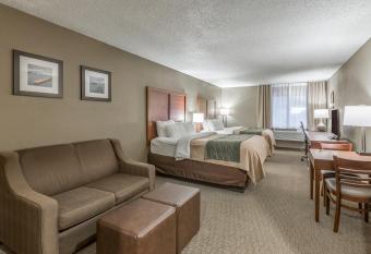 Comfort Inn allows 18 year olds to book a room