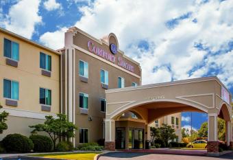 Comfort Suites Benton Harbor - St. Joseph allows 18 year olds to book a room