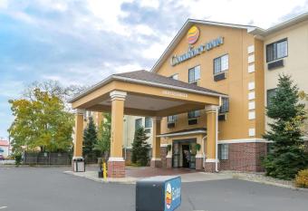 Comfort Inn Downtown - University Area allows 18 year olds to book a room