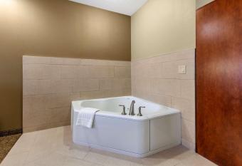 Comfort Suites has rooms with a private hot tub