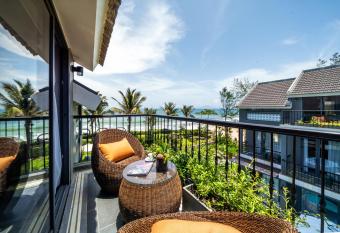 Sea   lavie Boutique Resort & Spa allows 18 year olds to book a room