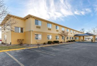 Quality Inn Kirksville allows 18 year olds to book a room