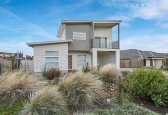 12 Echidna Grove allows 18 year olds to book a room