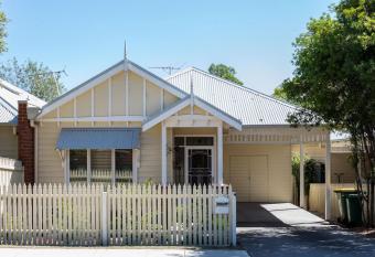 Healesville Cottage allows 18 year olds to book a room