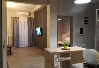 Trikala Easy Living B1 kai B2 has Balcony rooms