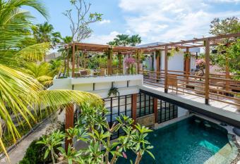 The Akasha Boutique Hotel allows 18 year olds to book a room