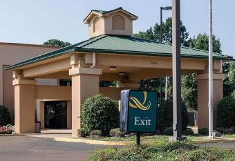 Quality Inn Magee has Smoking rooms