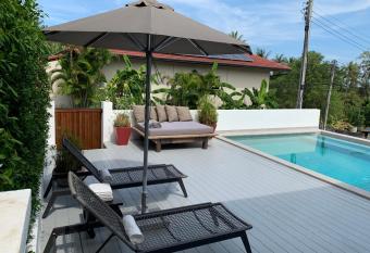 KHAMIN POOL Villa has Balcony rooms