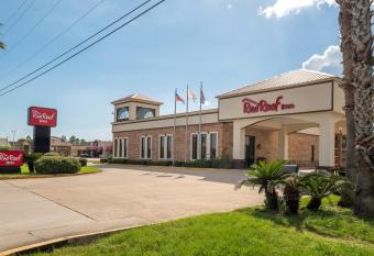 Red Roof Inn Gulfport - Biloxi Airport has Smoking rooms