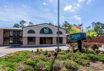 Quality Inn Tupelo has Smoking rooms