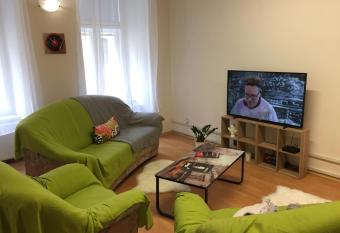 Time with Family and Friends BIG Apartment has Balcony rooms