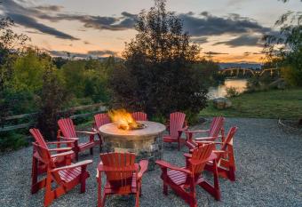 Comfort Inn University has Balcony rooms