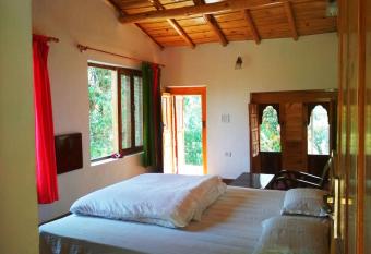 Silent Valley- Alchauna Kumaoni House along river Kalsa has Balcony rooms