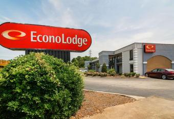 Econo Lodge Research Triangle Park has Smoking rooms