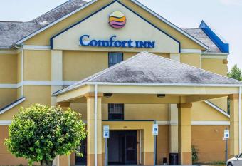 Comfort Inn Dunn near I-95 allows 18 year olds to book a room