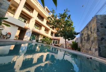 Casa Puerto Bonito - Adults Only & Private Coworking allows 18 year olds to book a room