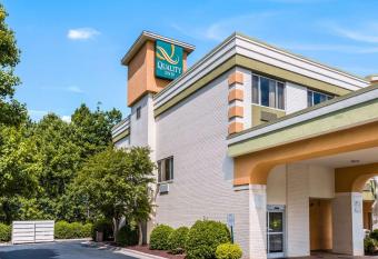 Quality Inn Huntersville near Lake Norman has Smoking rooms