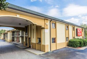 Econo Lodge Inn & Suites Matthews - Charlotte has Smoking rooms