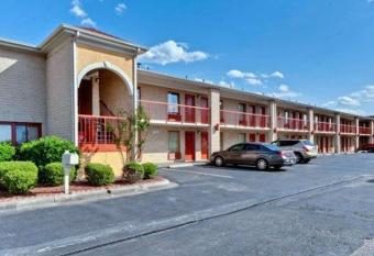 Quality Inn & Suites has Smoking rooms
