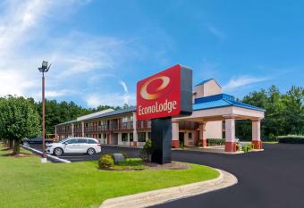 Econo Lodge Battleboro - Rocky Mount I-95 allows 18 year olds to book a room