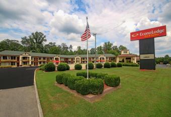 Americas Best Value Inn Pilot Mountain has Smoking rooms