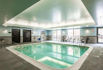 Comfort Suites Whitsett - Greensboro East allows 18 year olds to book a room