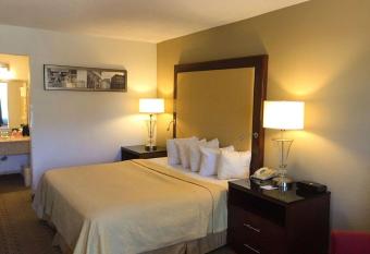 Quality Inn Morganton has Smoking rooms