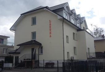 LAGUNA has Balcony rooms