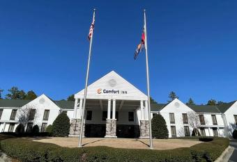Comfort Inn Pinehurst - Southern Pines allows 18 year olds to book a room