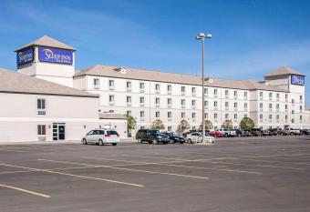 Sleep Inn and Suites Conference Center and Water Park allows 18 year olds to book a room