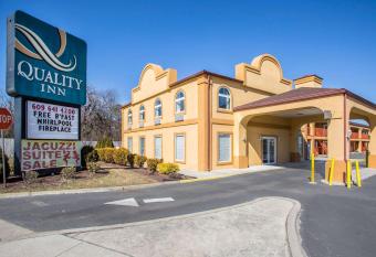Atlantic Inn has Smoking rooms