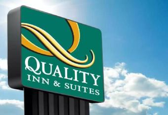 Quality Inn & Suites Las Cruces - University Area has Smoking rooms