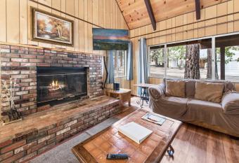 Bear Crossing has Balcony rooms