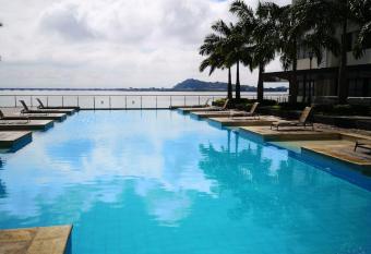 LUXURY APARTMENT PUERTO SANTA ANA GUAYAQUIL has Balcony rooms