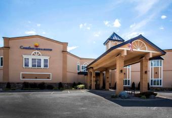 Comfort Inn and Suites Plattsburgh - Morrisonville allows 18 year olds to book a room