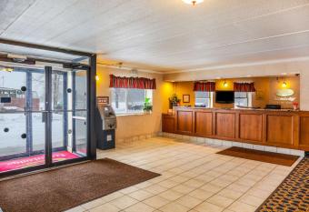 Econo Lodge Darien Lakes allows 18 year olds to book a room