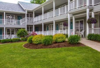 Quality Inn Lake George has Balcony rooms