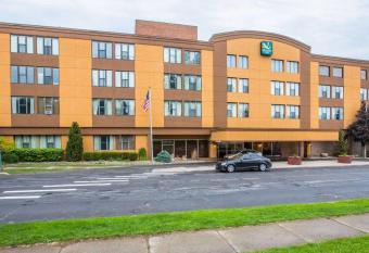 St Lawrence hotel has Smoking rooms