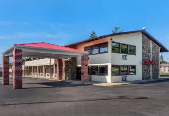 Econo Lodge has Smoking rooms