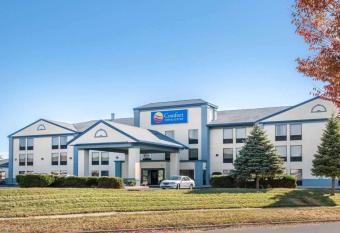 Comfort Inn & Suites Maumee - Toledo (I80-90) allows 18 year olds to book a room