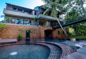 Ayur Ayur Resort & Ayurveda Retreat has Balcony rooms