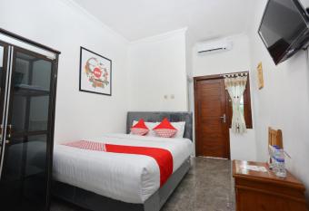 RedDoorz Syariah At Elga Sastro Inn Malioboro allows 18 year olds to book a room